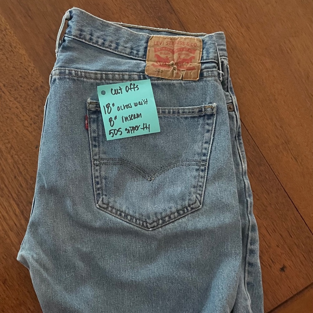 505 Levi zipper fly cut-offs